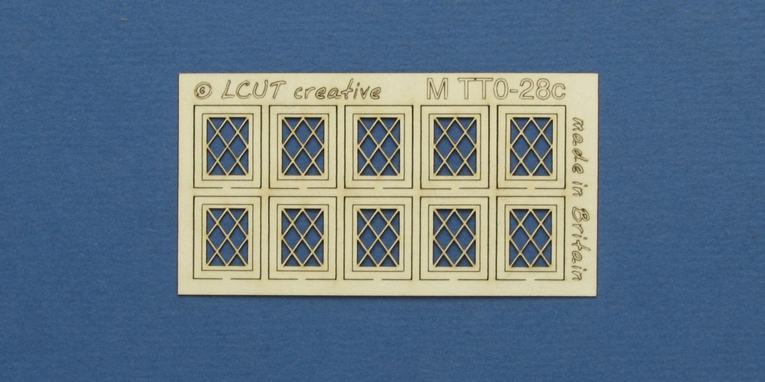 M TT0-28c TT:120 kit of 10 casement windows with lattice - square top Kit of 10 casement windows with lattice. Made from 0.35mm paper.
